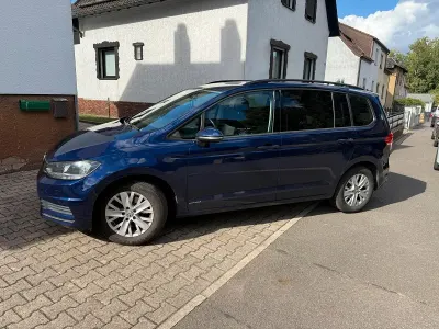 Gebraucht VW Touran 142 PS (104 kW) 2018 Blau Van / Kleinbus