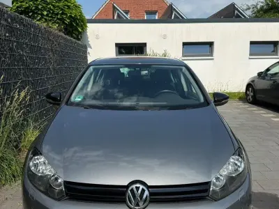 Gebraucht VW Golf VII Match 105 PS (77 kW) 2012 Grau Limousine