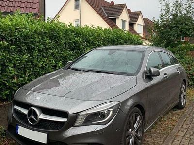 Gebraucht Mercedes CLA200 Shooting Brake 136 PS (100 kW) 2016 Grau Kombi
