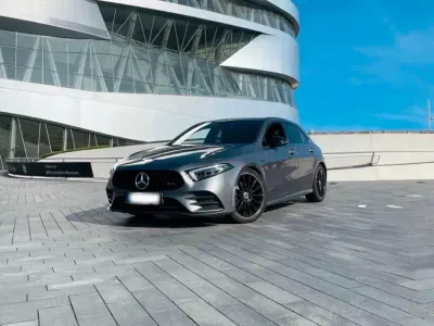 Gebraucht Mercedes A200 AMG line 164 PS (120 kW) 2018 Grau Limousine