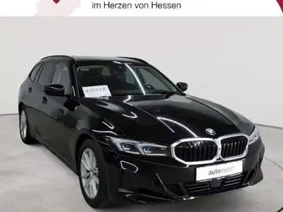 Gebraucht BMW 320 Sport Line 190 PS (139 kW) 2023 Schwarz uni Kombi