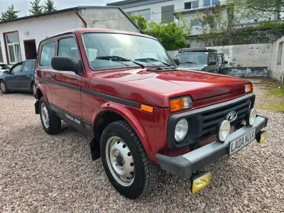 Gebraucht Lada Taiga 83 PS (61 kW) 2017 Rot SUV