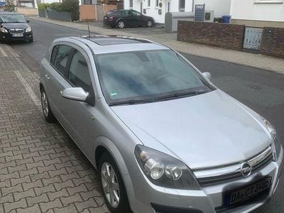 Gebraucht Opel Astra Sport 105 PS (77 kW) 2006 Grau Limousine