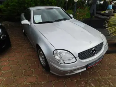 Gebraucht Mercedes SLK200 163 PS (119 kW) 2003 Brilliantsilvermet. Cabrio