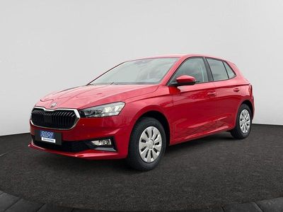 Neu Skoda Fabia Essence 80 PS (58 kW) 2025 Rot Limousine