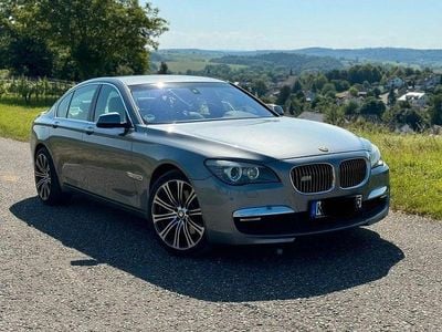 Gebraucht BMW 730 245 PS (180 kW) 2008 Grau Limousine