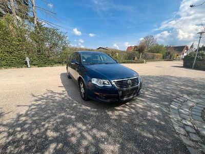 Gebraucht VW Passat 116 PS (85 kW) 2005 Blau Limousine