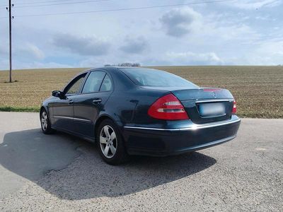 Second-hand Mercedes E240 Avantgarde 177 CP (130 kW) 2003 Berlinǎ