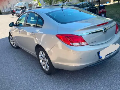 Gebraucht Opel Insignia 115 PS (84 kW) 2009 Silber Limousine