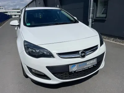Używany Opel Astra Style 110 KM (80 kW) 2014 Biały Kombi