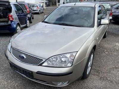 Gebraucht Ford Mondeo Ghia 145 PS (106 kW) 2004 Platinum metallic Kleinwagen