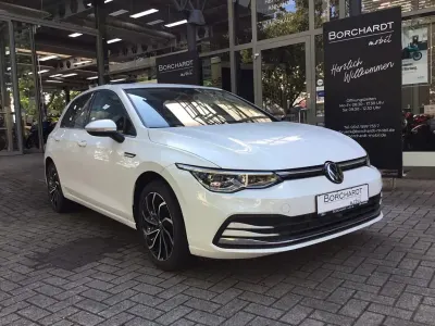 Gebraucht VW Golf VIII Style 150 PS (110 kW) 2024 Weiß Limousine
