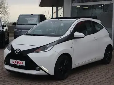 Brugt Toyota Aygo X-wave 69 HK (50 kW) 2016 Hvid Hatchback