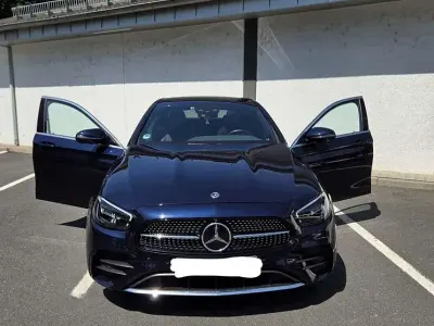 Gebraucht Mercedes E220 AMG line 194 PS (142 kW) 2021 Blau Limousine