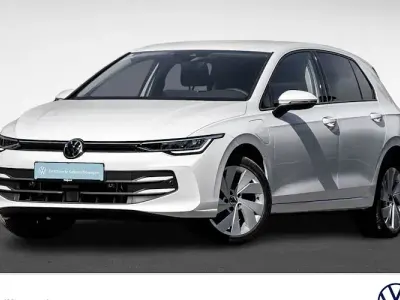 Gebraucht VW Golf VIII Life 204 PS (150 kW) 2025 Weiß Limousine