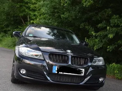 Gebraucht BMW 320 Lifestyle 184 PS (135 kW) 2011 Schwarz Limousine