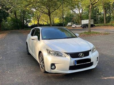 Lexus CT200h