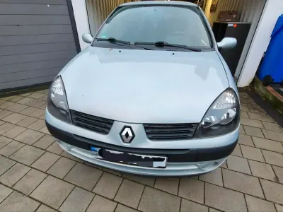 Używany Renault Clio II 75 KM (55 kW) 2004 Srebrny Hatchback