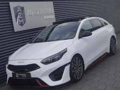 Gebraucht Kia ProCeed GT GT 204 PS (150 kW) 2024 Sonderlackierung deluxeweiß metallic Kleinwagen