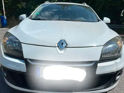 Gebraucht Renault Mégane III Bose Edition 110 PS (80 kW) 2012 Weiß Limousine