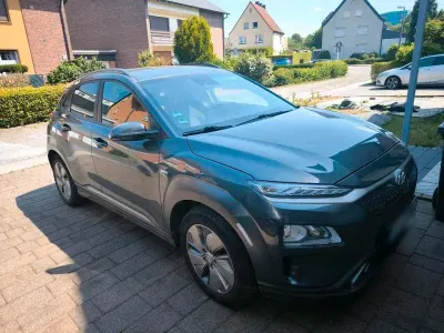 Gebraucht Hyundai Kona 100 kW (136 PS) 2021 Grau SUV