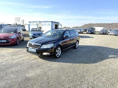 Gebraucht Skoda Octavia Ambiente 160 PS (117 kW) 2010 Schwarzmagic perleffekt Kombi