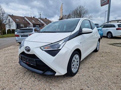 Gebraucht Toyota Aygo X-play 72 PS (52 kW) 2020 Weiß Kleinwagen