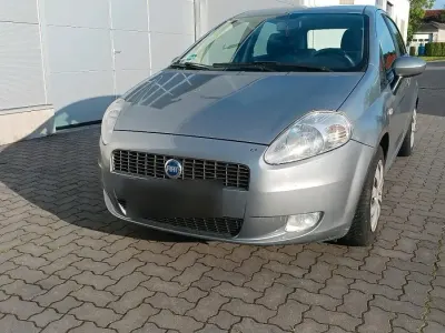 Gebraucht Fiat Grande Punto 95 PS (69 kW) 2007 Silber Kleinwagen
