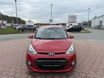 Gebraucht Hyundai i10 YES! 67 PS (49 kW) 2016 Rot Kleinwagen