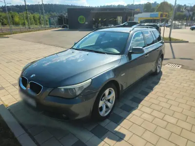Gebraucht BMW 525 163 PS (119 kW) 2005 Grau Kombi
