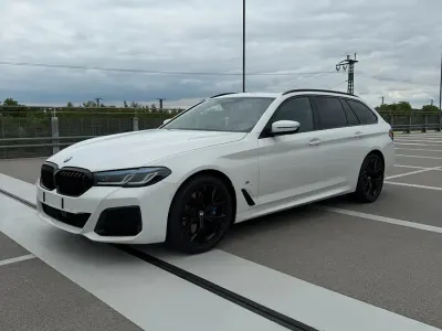 Gebraucht BMW 540 Efficient Dynamics 340 PS (250 kW) 2022 Weiß Kombi
