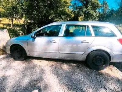 Gebraucht Opel Astra 101 PS (74 kW) 2005 Silber Kombi
