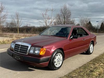 Gebraucht Mercedes 230 136 PS (100 kW) 1989 Rot Coupé