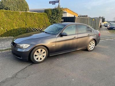 Gebraucht BMW 320 150 PS (110 kW) 2005 Grau Limousine