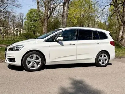 Gebraucht BMW 218 Gran Tourer Advantage 136 PS (100 kW) 2016 Weiß Van / Kleinbus