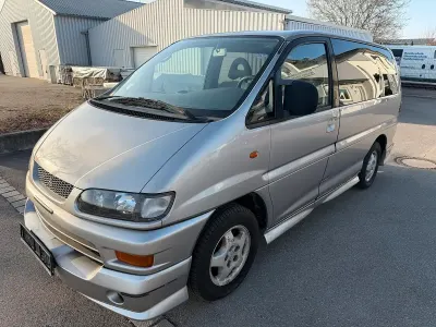 Gebraucht Mitsubishi Space Gear 113 PS (83 kW) 2000 Gold Van / Kleinbus