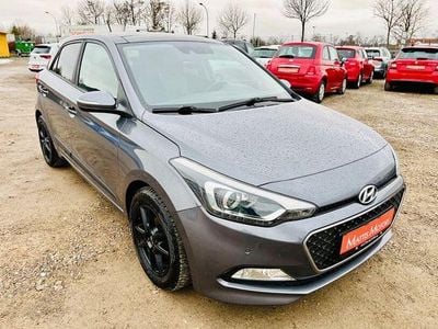 Gebraucht Hyundai i20 Active 84 PS (61 kW) 2017 Grau Limousine