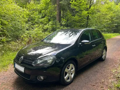 Gebraucht VW Golf VI Style 105 PS (77 kW) 2011 Schwarz Kleinwagen
