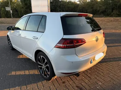 Gebraucht VW Golf VII Comfortline 105 PS (77 kW) 2013 Weiß Limousine