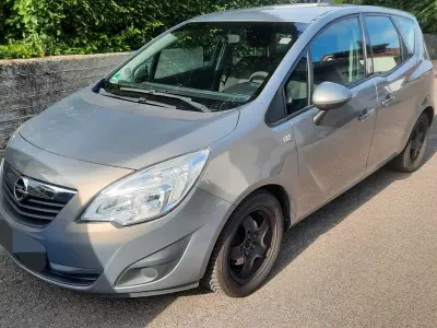 Gebraucht Opel Meriva 101 PS (74 kW) 2011 Braun Van / Kleinbus