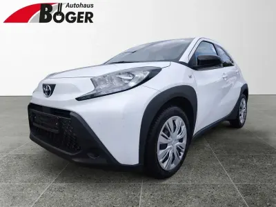 Gebraucht Toyota Aygo X Business Edition 72 PS (52 kW) 2025 Super white 2 SUV