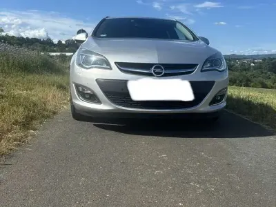 Gebraucht Opel Astra Innovation 131 PS (96 kW) 2013 Silber Kombi