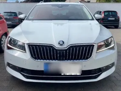Gebraucht Skoda Superb Active 150 PS (110 kW) 2016 Schwarz Kombi