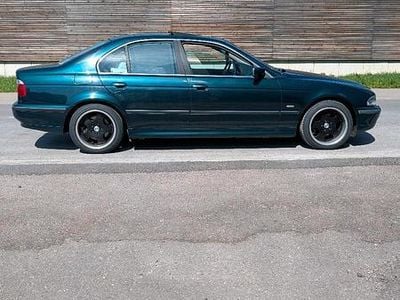 BMW 523
