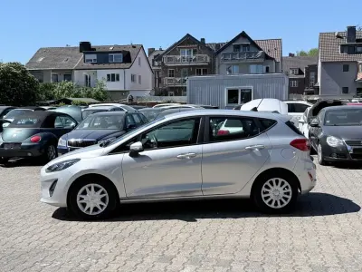 Używany Ford Fiesta Cool & Connect 101 KM (74 kW) 2021 Srebrny Hatchback