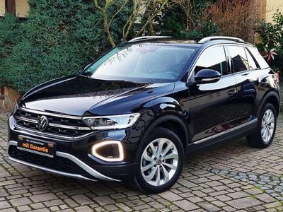 Deep black perleffekt (metallic) Gebraucht 2022 VW T-Roc Style SUV | 22.220 € (Guter Preis)