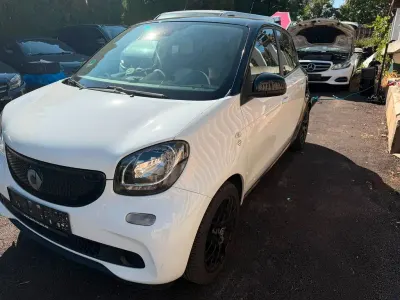 Gebraucht Smart ForFour Basis 71 PS (52 kW) 2016 Weiß Kleinwagen