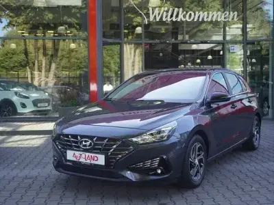 Gebraucht Hyundai i30 120 PS (88 kW) 2023 Grau Limousine