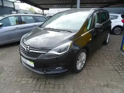 Gebraucht Opel Zafira Innovation 120 PS (88 kW) 2017 Onyx schwarz Van / Kleinbus