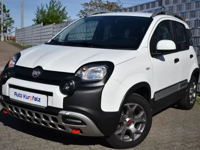 Gebraucht Fiat Panda Cross 69 PS (50 kW) 2022 Weiß Kleinwagen